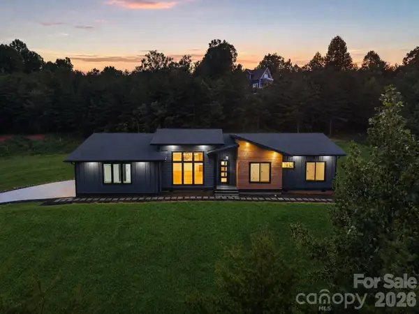 7 Spicebush Lane, Weaverville, NC 28787