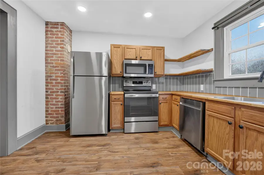 2318 32nd Street Ne, Hickory, NC 28601 - #2