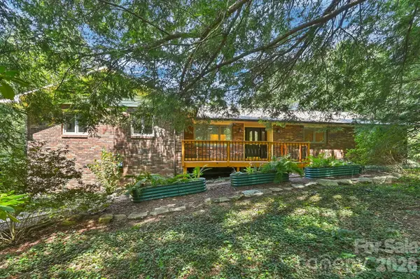 30 Nichols Hill Drive, Asheville, NC 28804