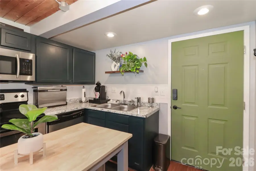 201 S Hoskins Road #315, Charlotte, NC 28208 - #3