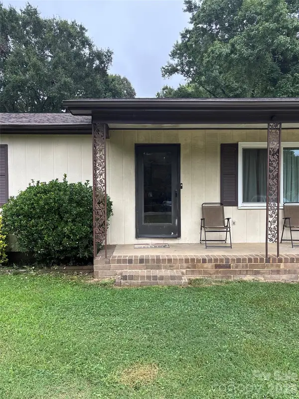 808 E Chestnut Street, Stanley, NC 28164