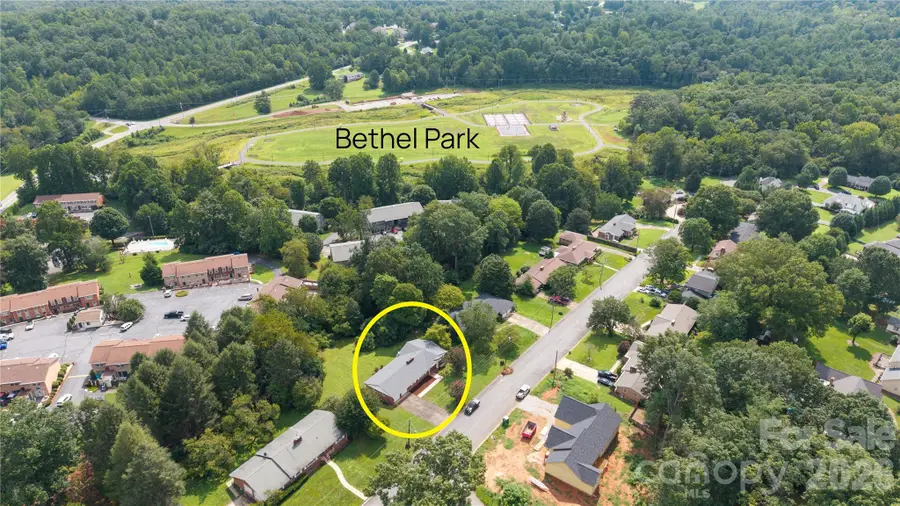 201 Woodlawn Drive, Morganton, NC 28655 - #3