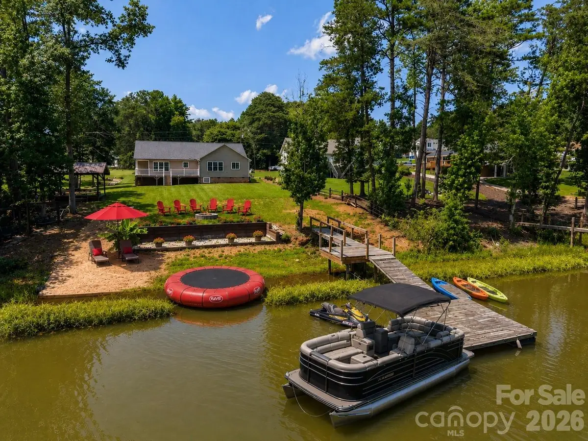 6901 Navajo Trail, Sherrills Ford, NC 28673 - #1