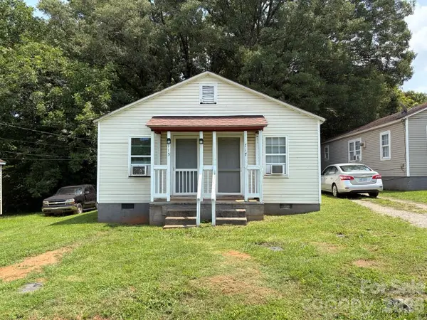 715 Hunt Street, Statesville, NC 28677