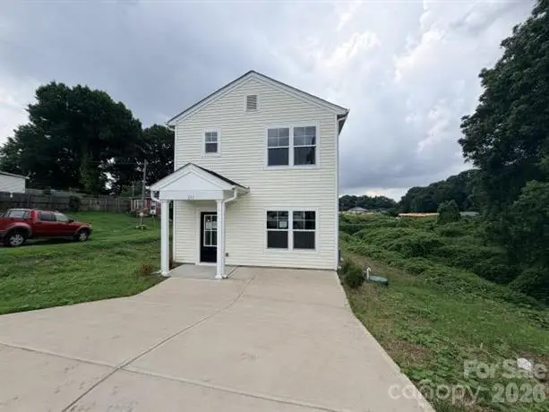 211 E 8th Avenue, Gastonia, NC 28054 - #1