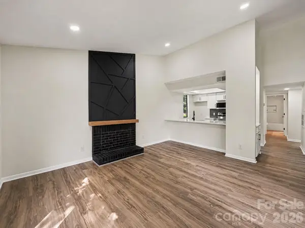 8027 Cedar Glen Drive, Charlotte, NC 28212