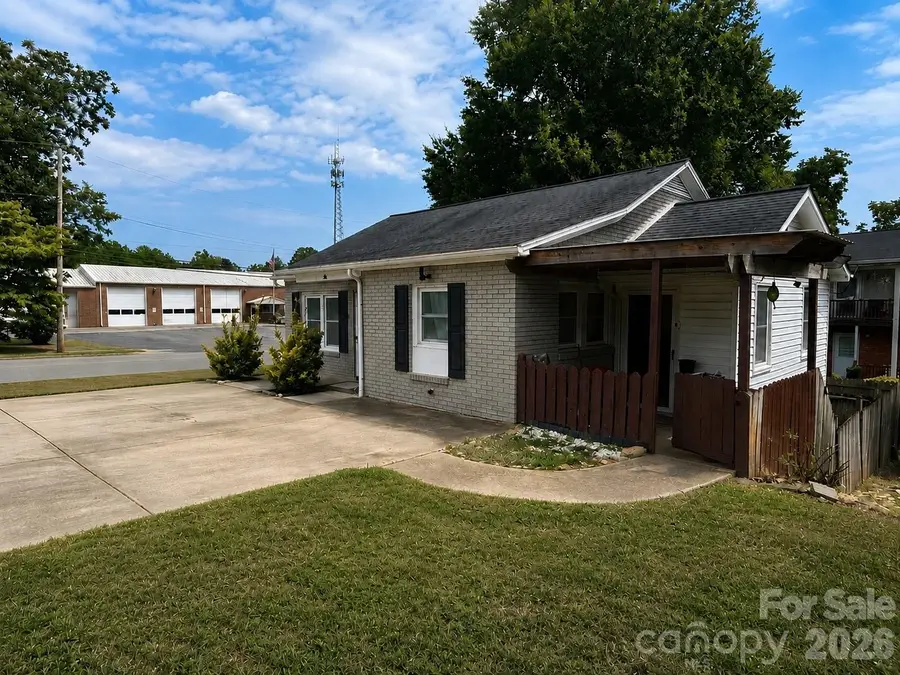 56 1st Avenue Se, Taylorsville, NC 28681 - #3