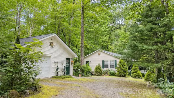 253 Royalwood Drive, Zirconia, NC 28790
