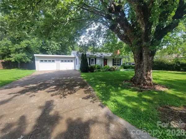 678 Brown Avenue, Waynesville, NC 28786