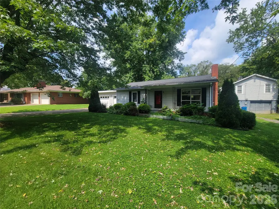678 Brown Avenue, Waynesville, NC 28786 - #2