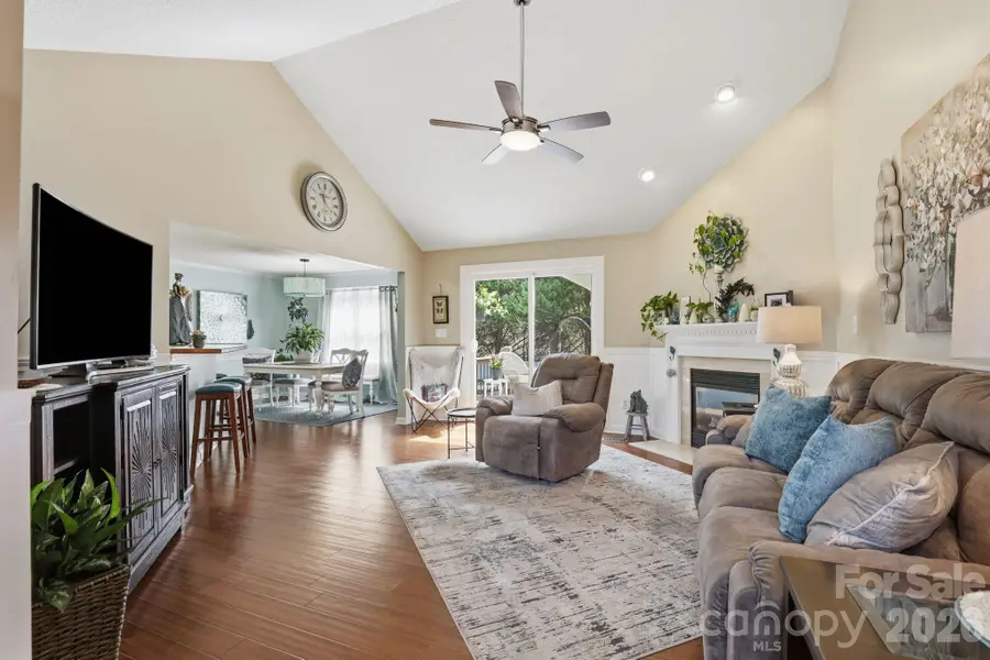 2918 24th Street Drive Ne, Hickory, NC 28601 - #3