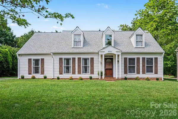 8741 Fieldgate Drive, Charlotte, NC 28277