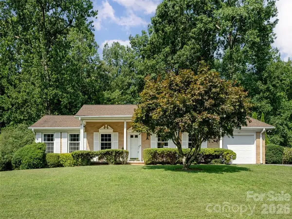 303 Tree Haven Boulevard, Hendersonville, NC 28791
