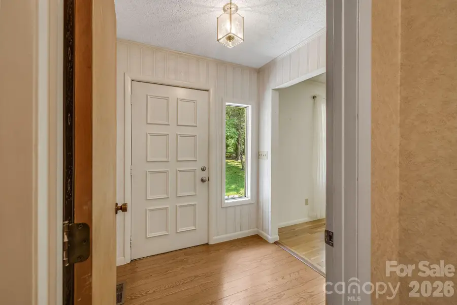 11 E Ridgeway Drive, Weaverville, NC 28787 - #2