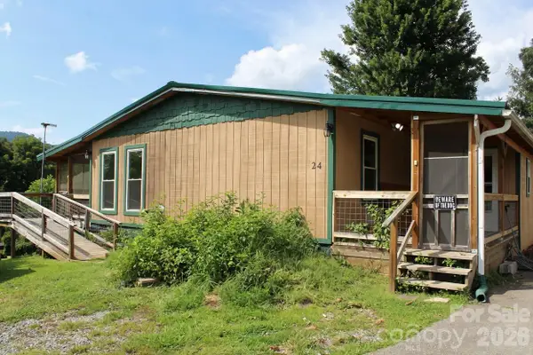 24 Karis Lane, Clyde, NC 28721