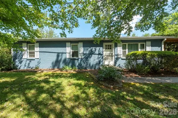 18 Hookers Gap Road, Candler, NC 28715