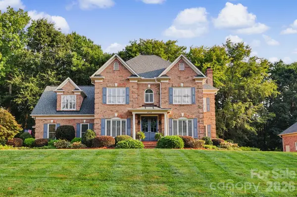 8724 Suninghurst Lane, Charlotte, NC 28277