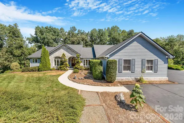 13 Lowry Lane, Weaverville, NC 28787