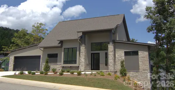47 Versailles Lane, Asheville, NC 28804