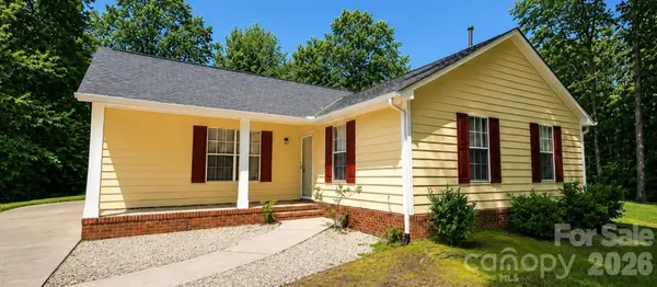 2208 Pinebrook Circle, Charlotte, NC 28208
