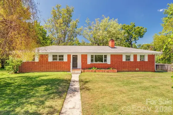 10 Meadowview Road, Asheville, NC 28804