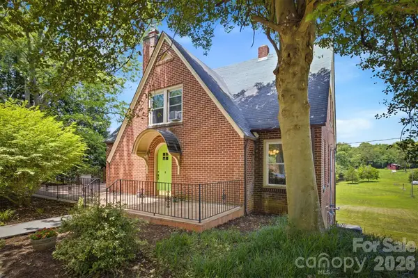 1205 E Union Street, Morganton, NC 28655