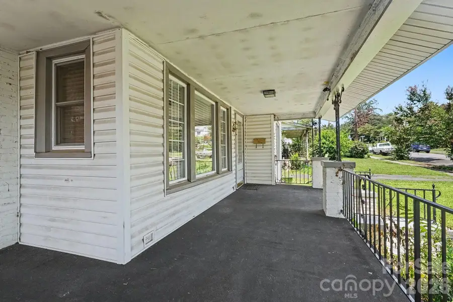 2828 Bon Air Avenue, Winston Salem, NC 27105 - #2