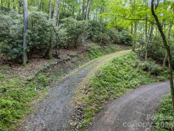 000 Wagon Trail Road, Maggie Valley, NC 28751