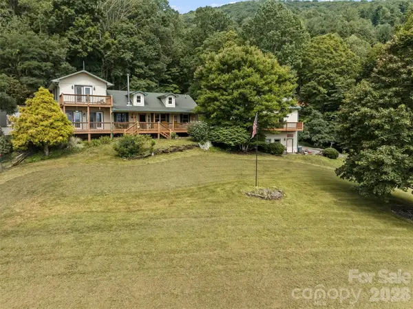 263 Pilgrims Lane, Burnsville, NC 28714