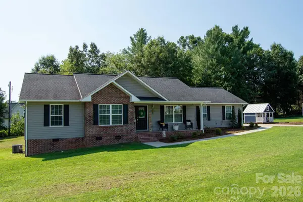 2422 23rd Street Drive Ne, Hickory, NC 28601