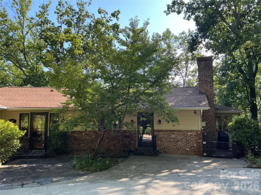 12 E Park Drive, Tryon, NC 28782 - #2
