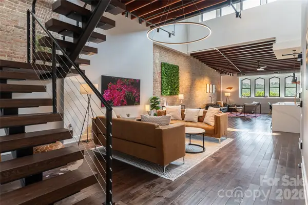 122 College Street #301, Asheville, NC 28801