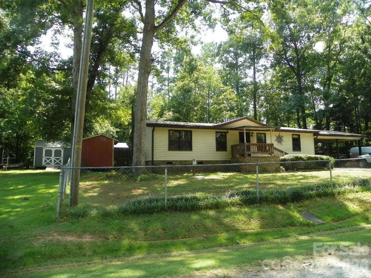 162 Fifth Avenue, New London, NC 28127 - #1