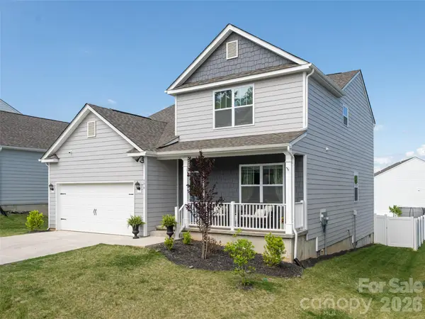 596 Country Oak Drive, Asheville, NC 28804