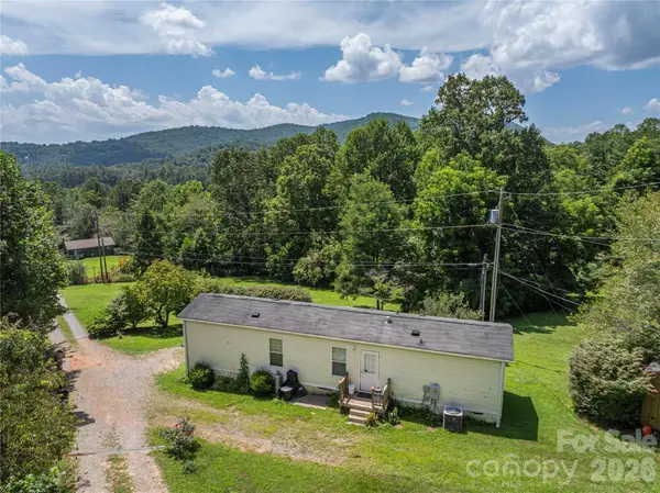 124 Sayles Town Place, Fairview, NC 28730