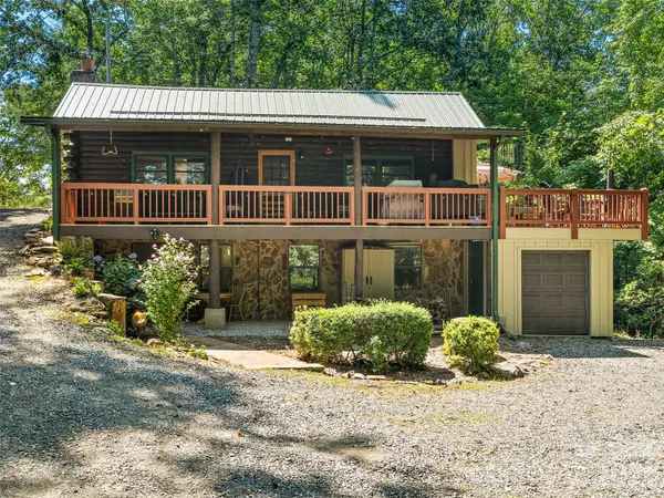 185 Rainbow Lake Drive, Brevard, NC 28712