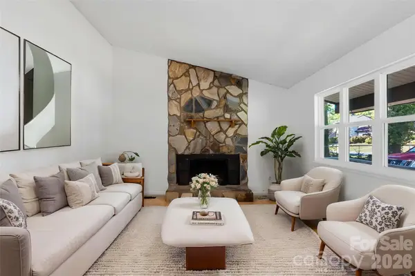5300 Rolling Oak Lane, Charlotte, NC 28227