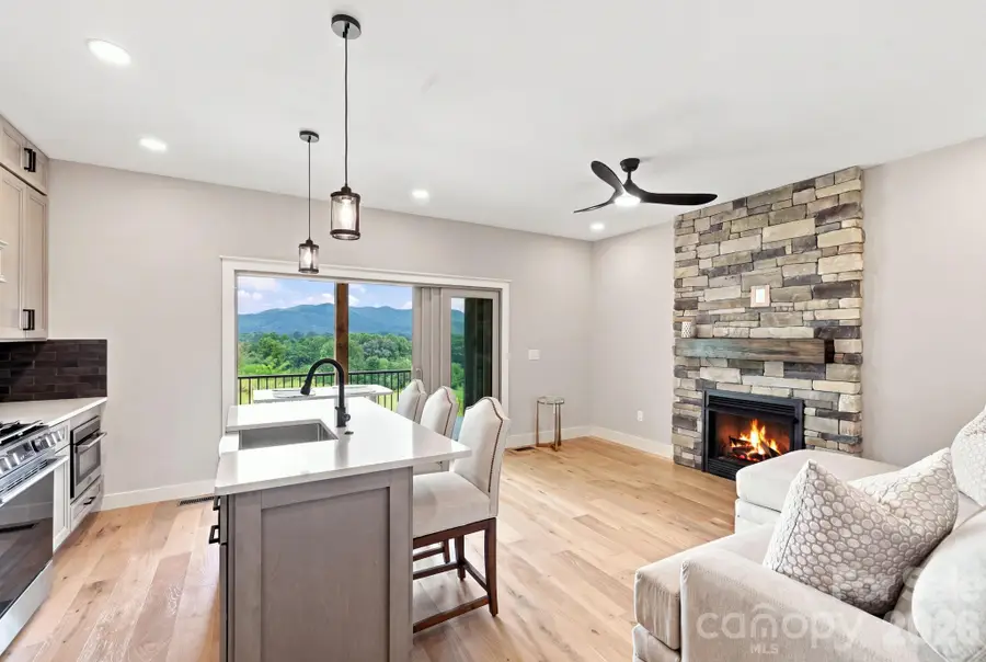 128 Chepstow Place, Black Mountain, NC 28711 - #3