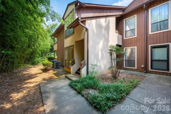 7203 Winery Lane, Charlotte, NC 28227