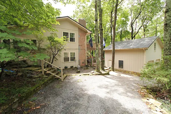 86 Pine Ridge Road, Hendersonville, NC 28792