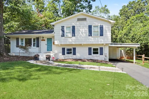 7316 Thorncliff Drive, Charlotte, NC 28210