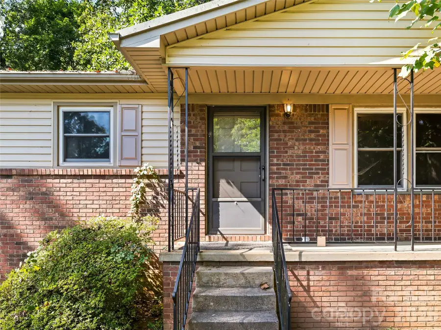 28 Fairhaven Court, Asheville, NC 28803 - #2