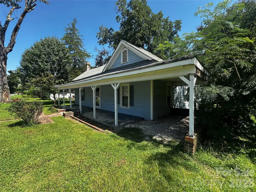 3914 Woodlawn Street, Sharon, SC 29742 - #3