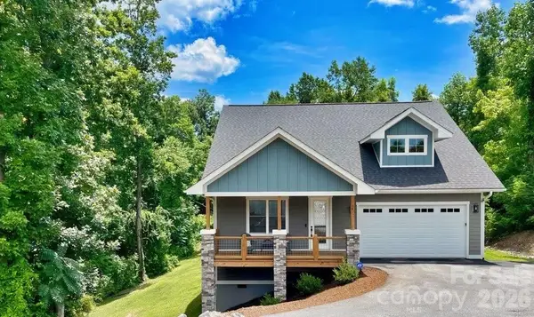14 Cider Hill Lane, Hendersonville, NC 28792