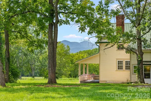 250 Justice Ridge Road, Candler, NC 28715