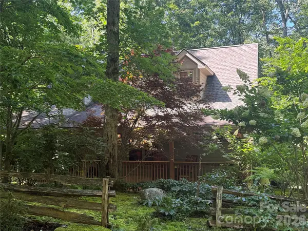 779 Thissa Way, Brevard, NC 28712