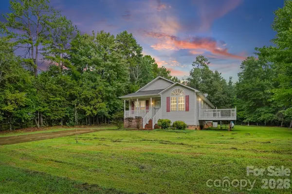 147 Island Terrace Road, Statesville, NC 28677