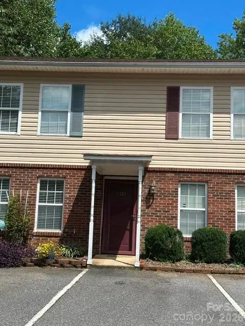 1535 20th Avenue Ne, Hickory, NC 28601