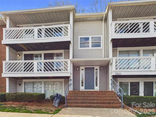 9511 Shannon Green Drive #APT E, Charlotte, NC 28213