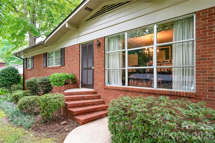 827 23rd Avenue Ne, Hickory, NC 28601 - #2